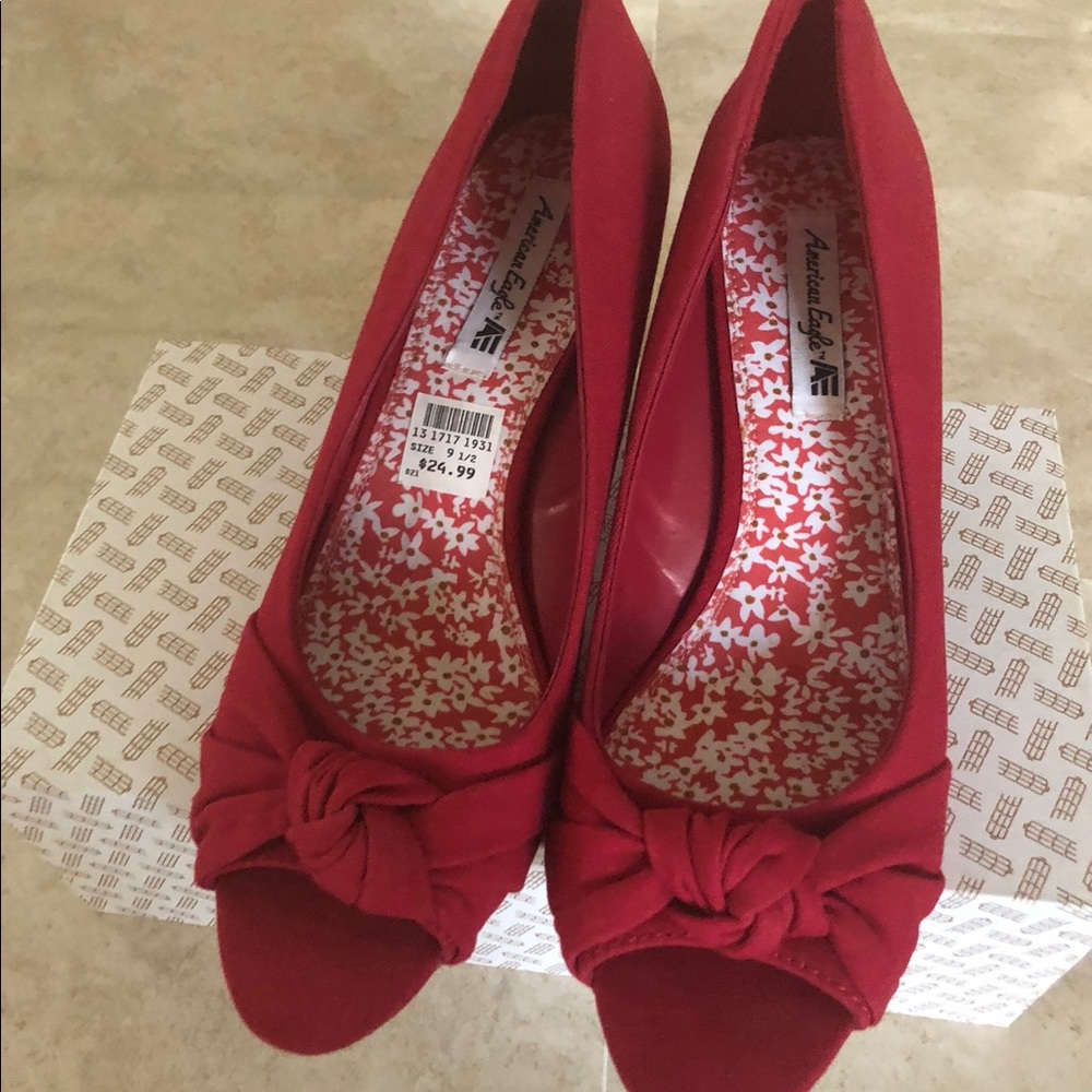 Shoes - Picture 2 of 5